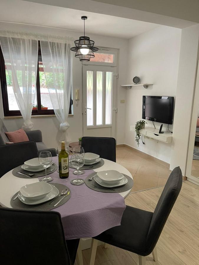 Apartments Lovro Lovran Εξωτερικό φωτογραφία