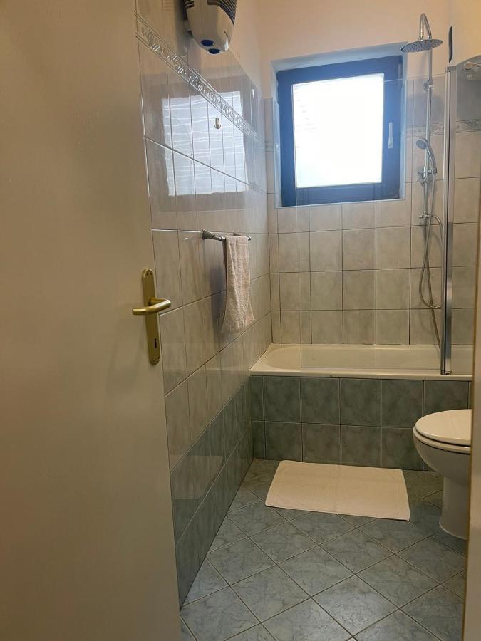 Apartments Lovro Lovran Εξωτερικό φωτογραφία