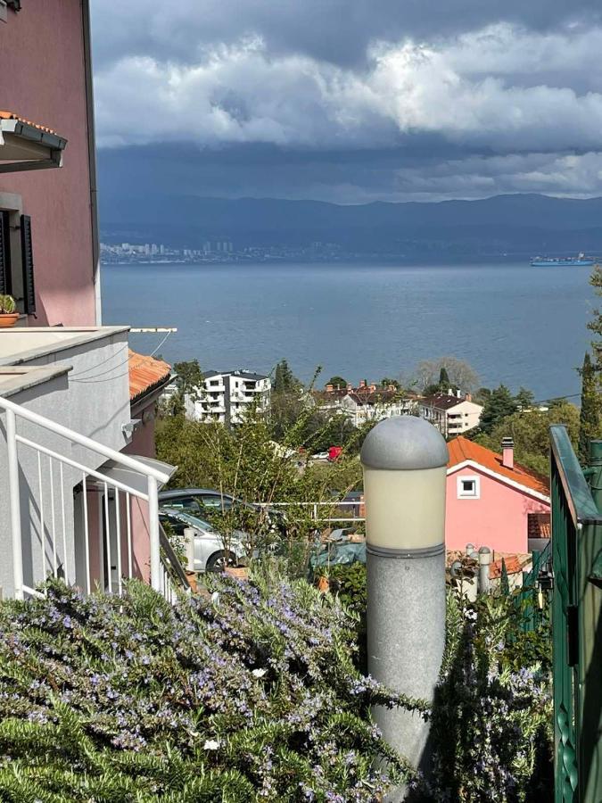 Apartments Lovro Lovran Εξωτερικό φωτογραφία