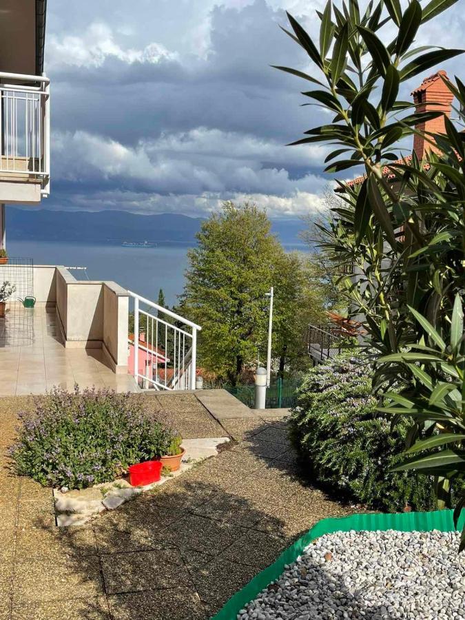 Apartments Lovro Lovran Εξωτερικό φωτογραφία