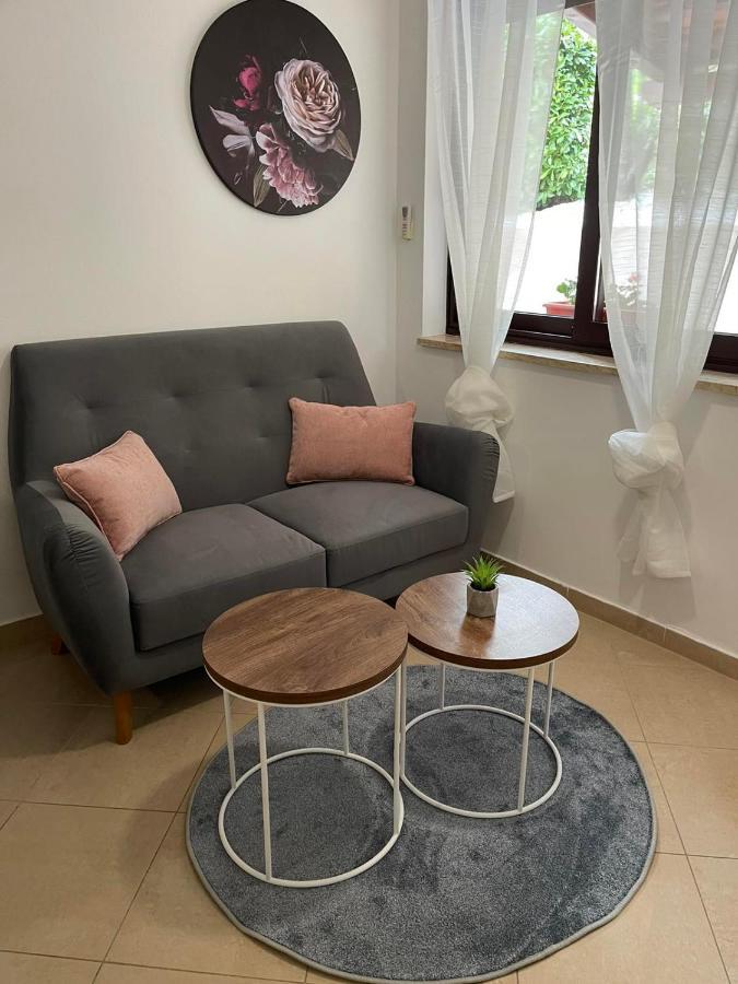 Apartments Lovro Lovran Εξωτερικό φωτογραφία