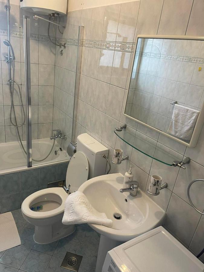 Apartments Lovro Lovran Εξωτερικό φωτογραφία