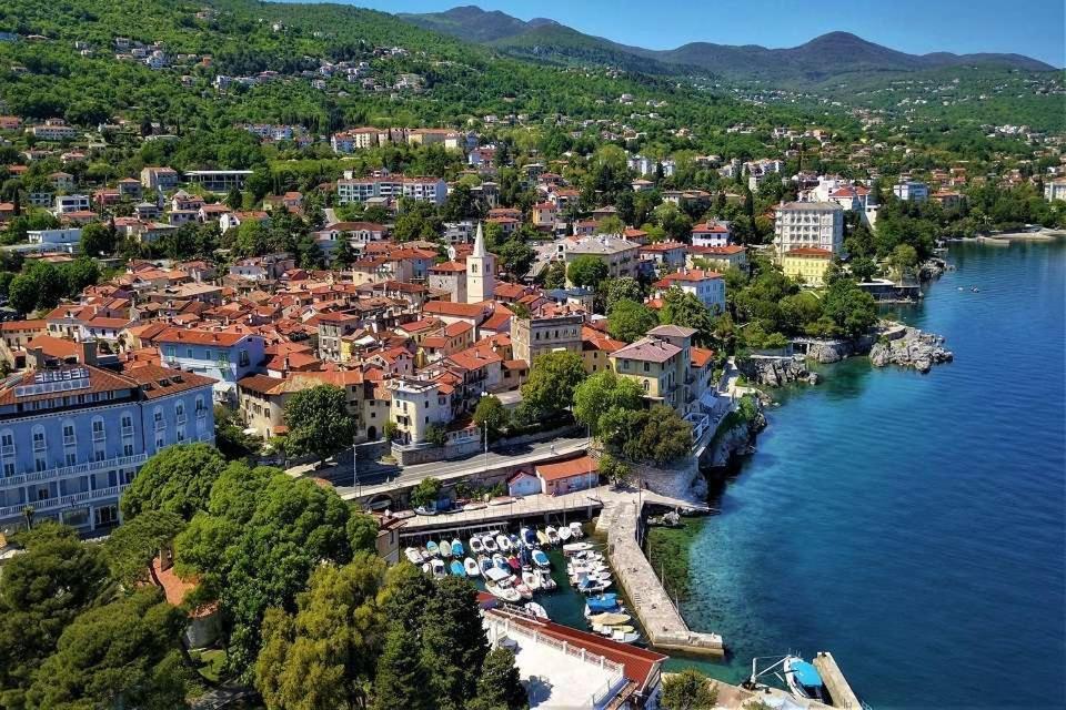 Apartments Lovro Lovran Εξωτερικό φωτογραφία