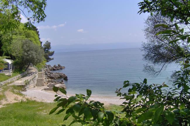 Apartments Lovro Lovran Εξωτερικό φωτογραφία